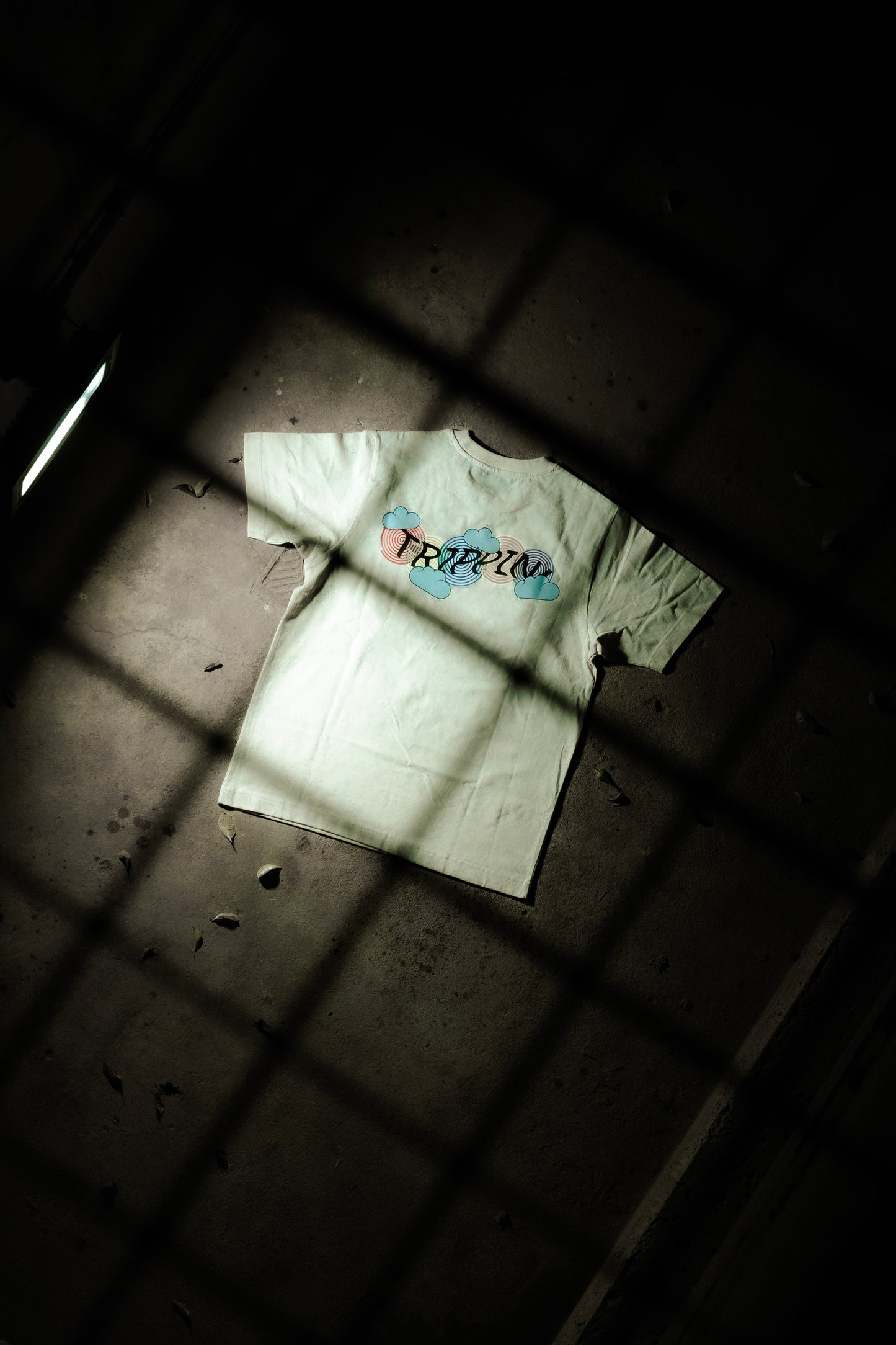 ¨Trippin¨ Tee Beige