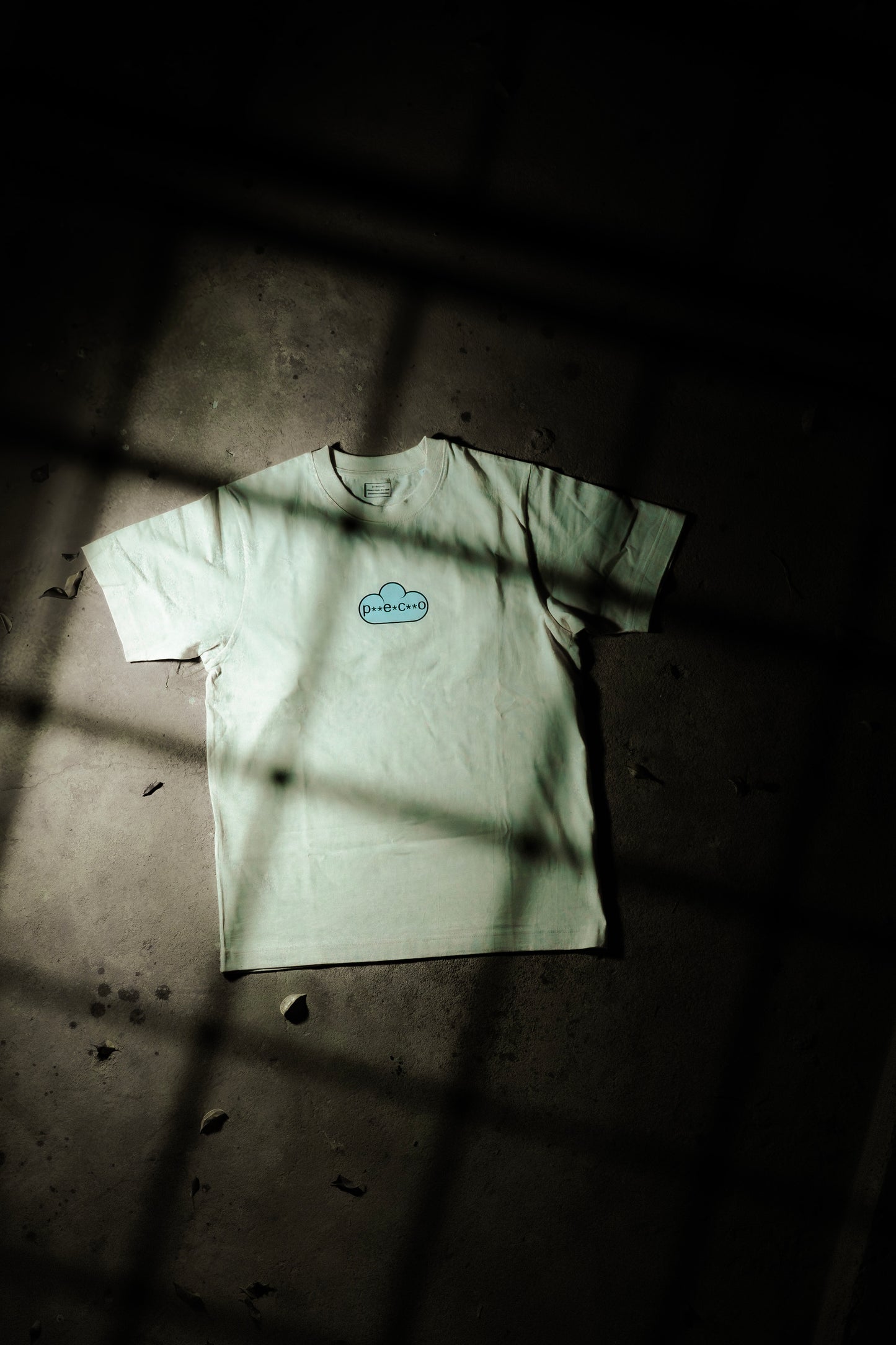 ¨Trippin¨ Tee Beige